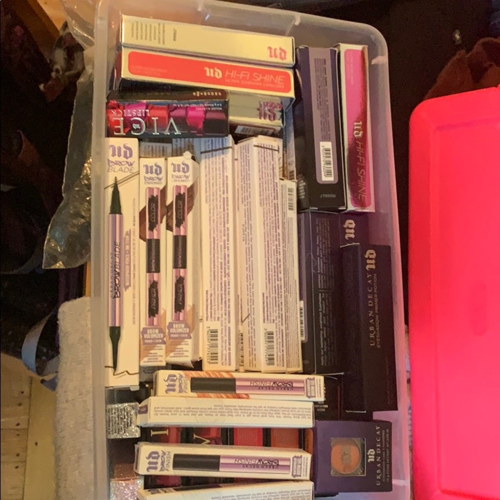 Urban Decay Surprise bags - Picture 1 of 8